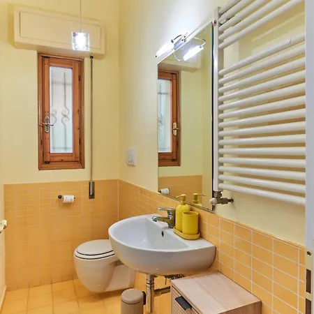 Vill'etta, The Artist's Apartament