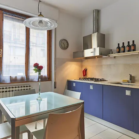 Vill'etta, The Artist's Apartment